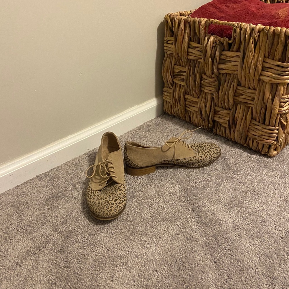 Also shoes - Picture 2 of 2